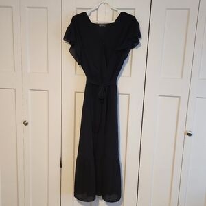 Elegant Black Maxi Dress with Ruffle Details